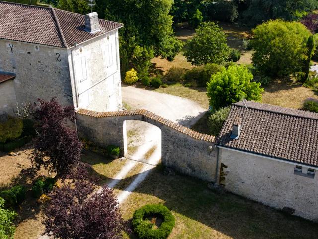 Maison vente à Le Genêt, La Clotte
