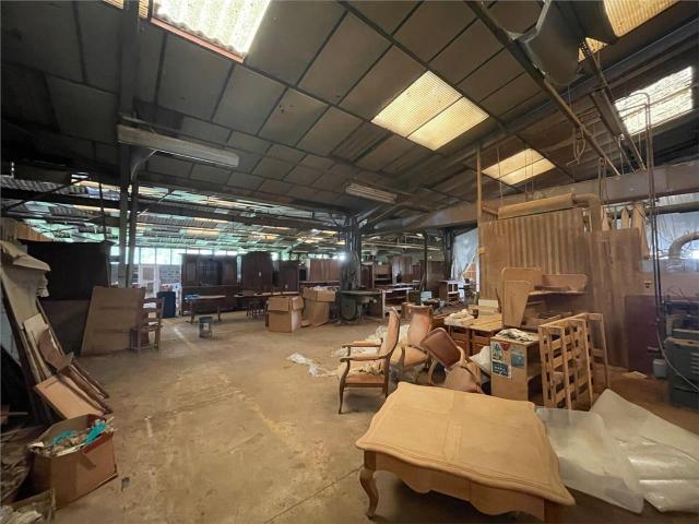 Local Commercial vente à Bernay