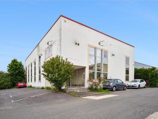Local Commercial vente à Torcy, Courtry