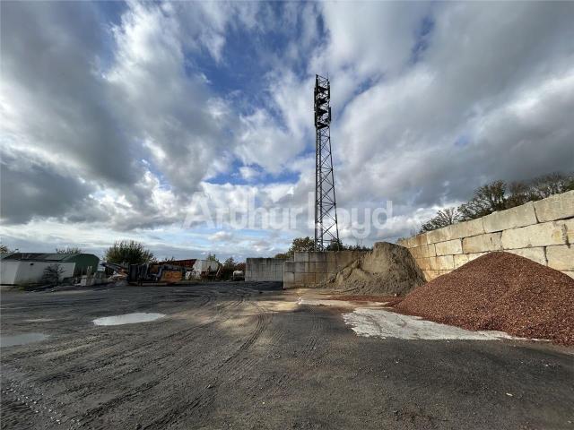 Local Commercial vente à Valenciennes, Bruille-saint-amand