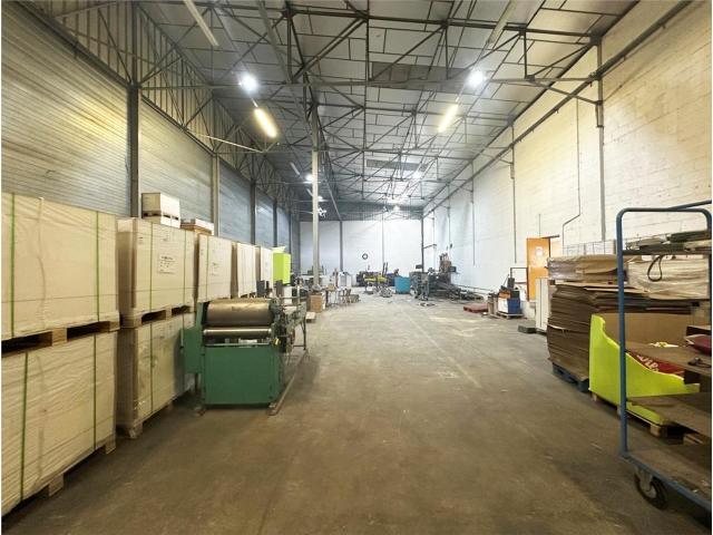 Local Commercial vente à Palaiseau, Champlan