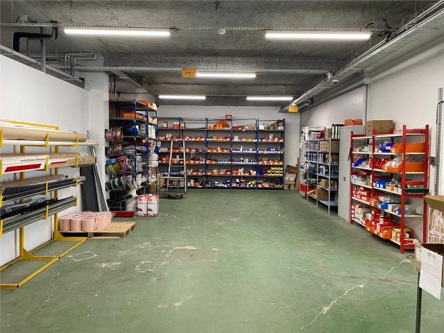 Local Commercial vente à Saint-Germain-en-Laye, Chatou