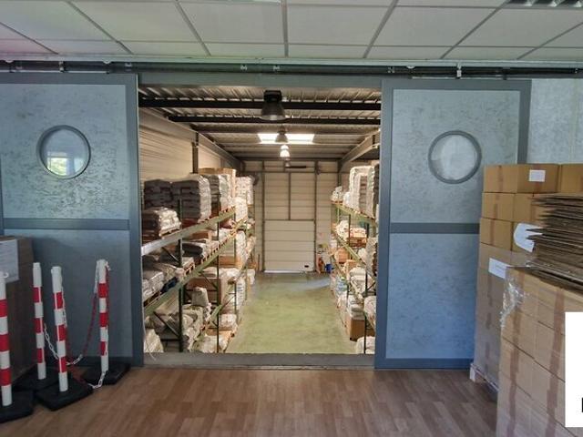 Local Commercial vente à Bonneville, Thyez