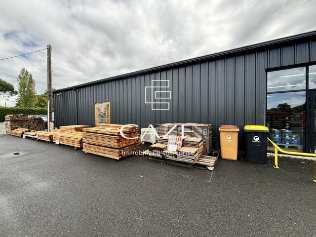 Local Commercial vente à Libourne, Sablons