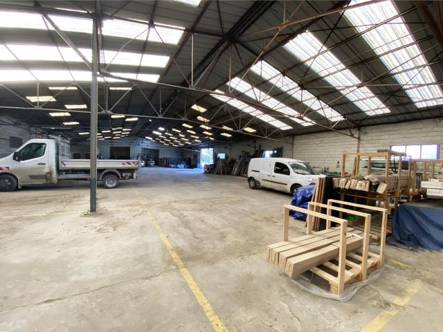 Local Commercial vente à Étampes, Angerville