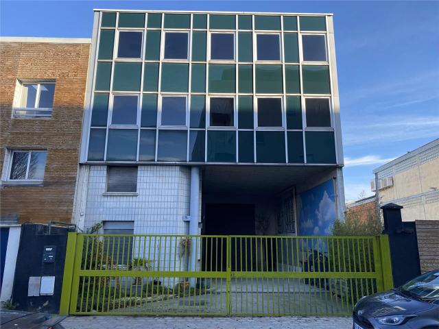 Local Commercial location à Saint-Denis, Aubervilliers