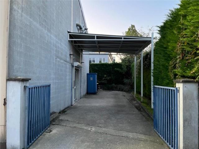 Local Commercial vente à Palaiseau, Morangis