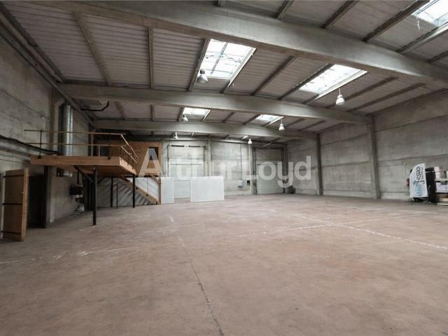 Local Commercial vente à Douai, Orchies