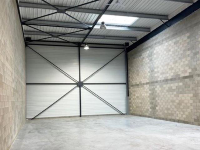 Local Commercial vente à Versailles, Saint-cyr-l'ecole
