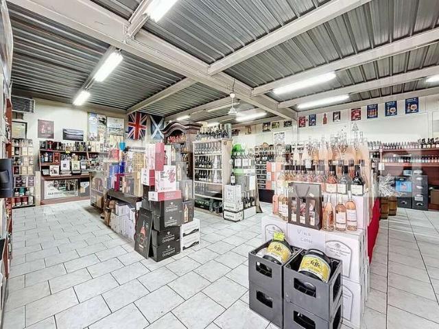 Local Commercial vente à Clermont, Oise