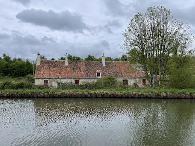 Ferme vente à Saint-Amand-Montrond, Cuffy
