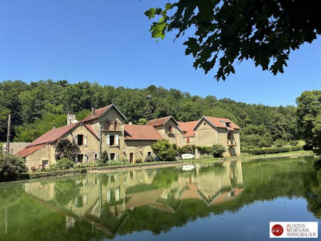 Ferme vente à Au Faubourg, Flavigny-sur-Ozerain
