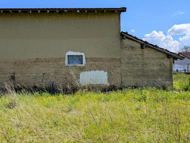 Ferme vente à Bourg-en-Bresse, Certines