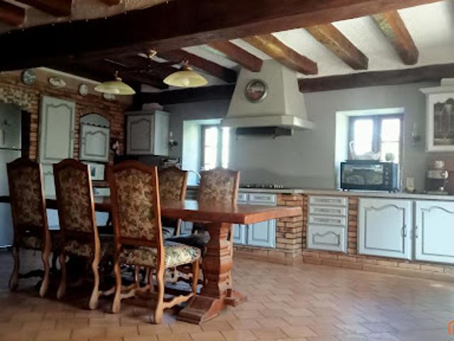 Ferme vente à Saint-Amand-Montrond, Saint-pierre-les-etieux