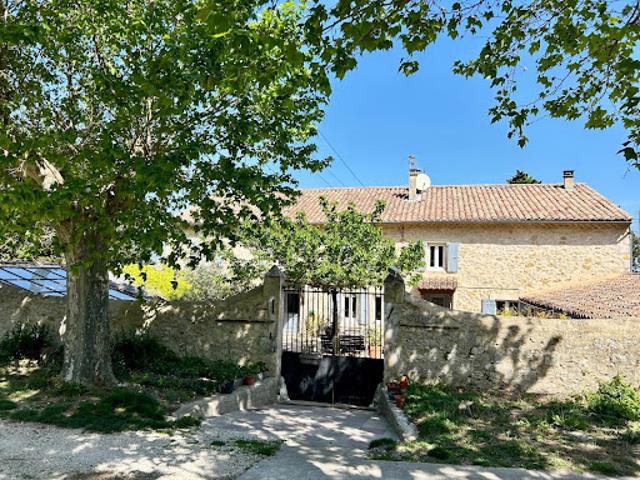 Ferme vente à Châteauneuf-du-Rhône, Drôme