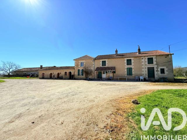 Ferme vente à Montmorillon, Saulgé
