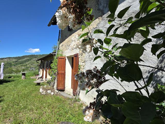 Ferme vente à Barcelonnette, Enchastrayes