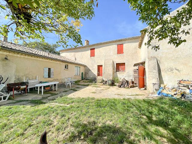Ferme vente à Carpentras, Mondragon