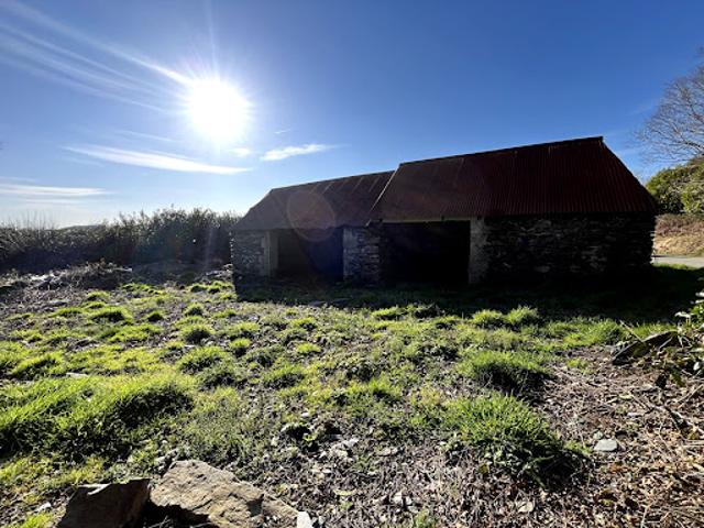 Ferme vente à Zone artisanale de Lannien, Edern