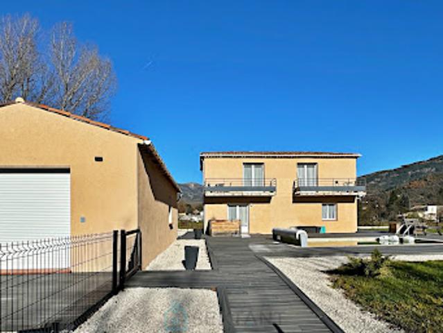 Local Commercial vente à Castellane