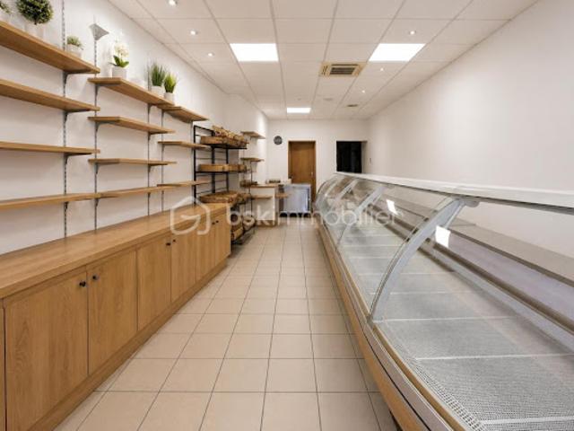 Local Commercial vente à Olivet, Loiret