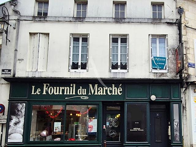 Local Commercial vente à Jonzac, Pons