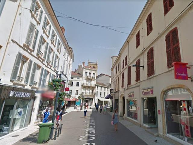 Local Commercial vente à Roanne, Loire