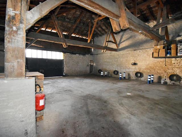 Local Commercial vente à Roanne, Parigny