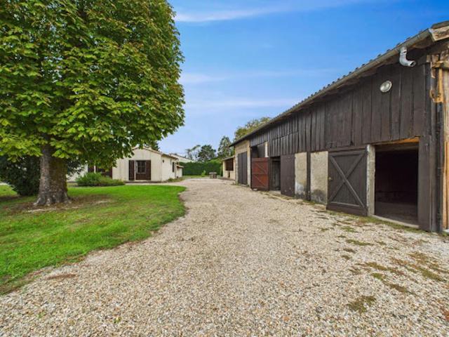 Local Commercial vente à Bordeaux, Saint-médard-en-jalles
