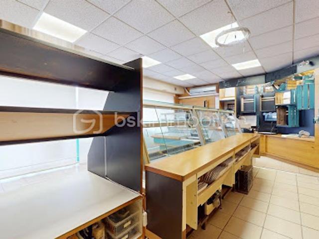 Local Commercial vente à Saintes