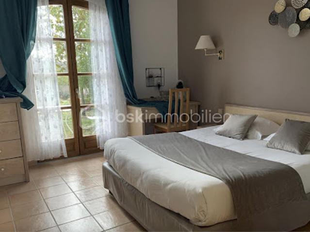 Local Commercial vente à Villeneuve-de-Berg, Ardèche