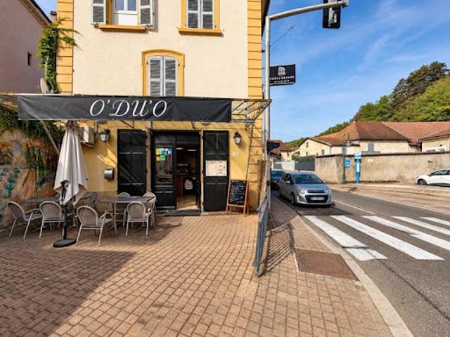 Local Commercial vente à Cessieu, Isère