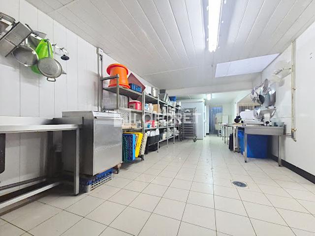 Local Commercial vente à Burdet, Challes-les-Eaux