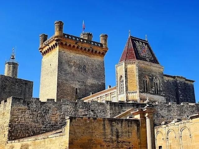Local Commercial vente à Nîmes, Uzès