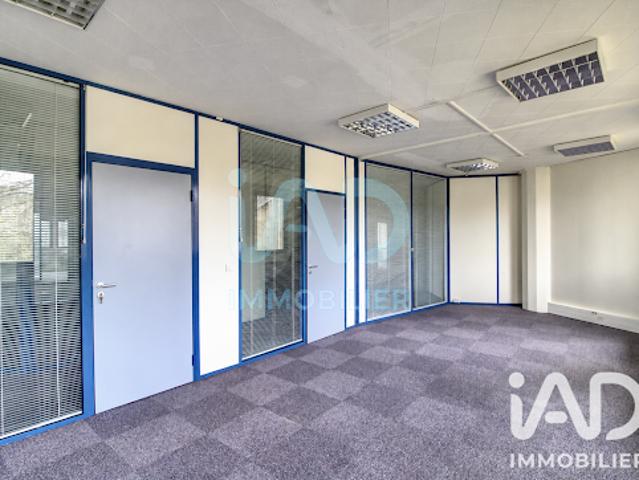 Local Commercial vente à Campus Urbain de Paris-Saclay, Saint-Aubin