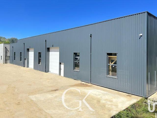 Local Commercial vente à La Tour-du-Pin, Saint-clair-de-la-tour