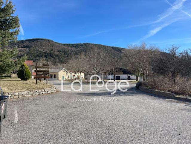 Local Commercial vente à Aspres-sur-Buëch, Hautes-Alpes