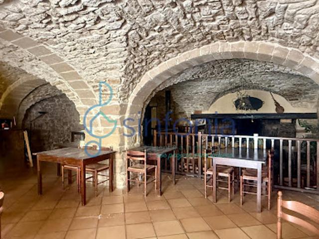 Local Commercial vente à Uzès, Gard