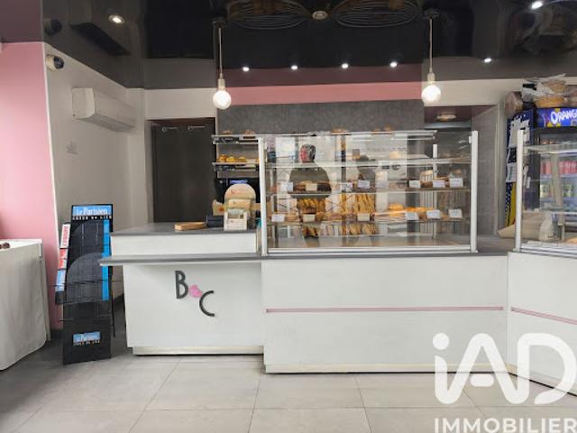 Local Commercial vente à Melun, Vaux-le-pénil