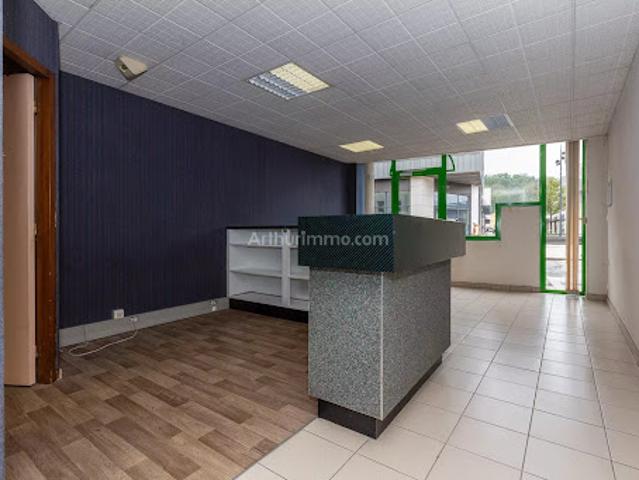 Local Commercial vente à Bourgoin-Jallieu, Isère