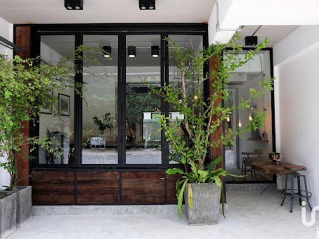 Local Commercial vente à Nantes, Monnières