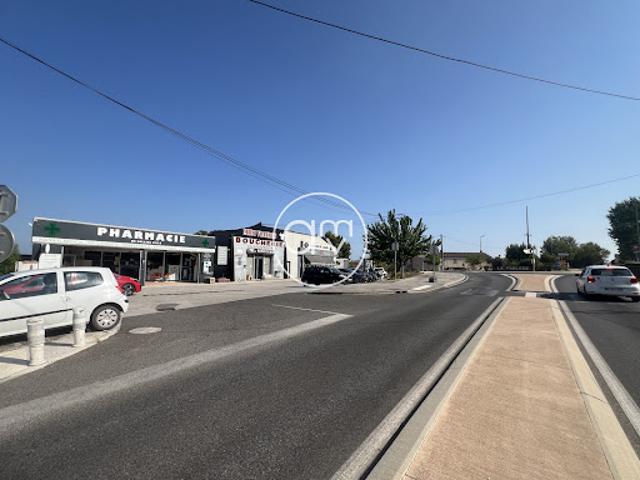 Local Commercial vente à Solliès-Ville, Var