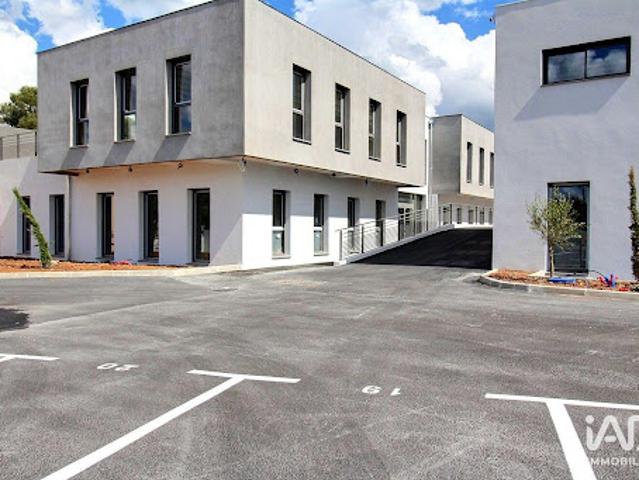 Local Commercial vente à Brignoles, Saint-maximin-la-sainte-baume