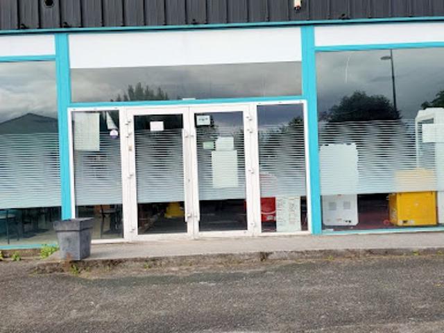 Local Commercial vente à Cognac, Châteaubernard