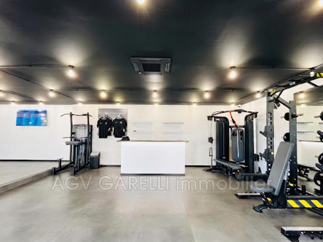 Local Commercial vente à Arrondissement de Toulon, Sanary-sur-mer