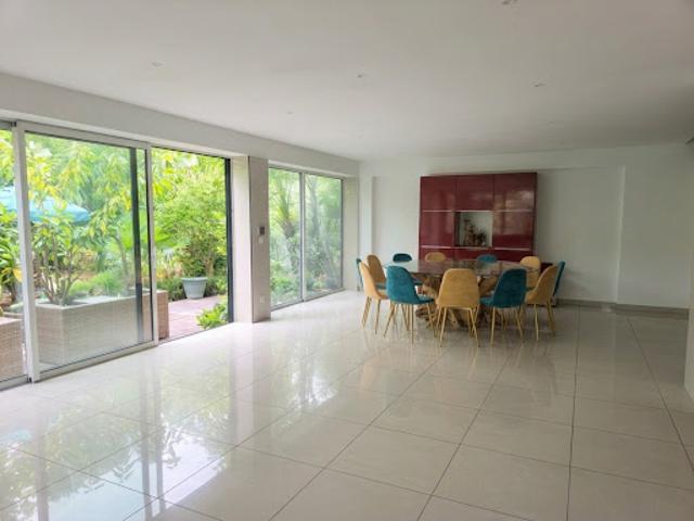 Local Commercial vente à Arrondissement de Draguignan, Fréjus
