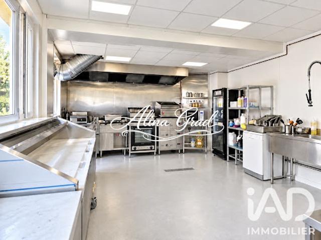 Local Commercial vente à Saint-Germain-en-Laye, Carrières-sur-seine
