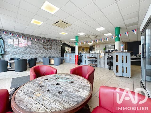 Local Commercial vente à La Rochefoucauld, La Rochefoucauld-en-Angoumois