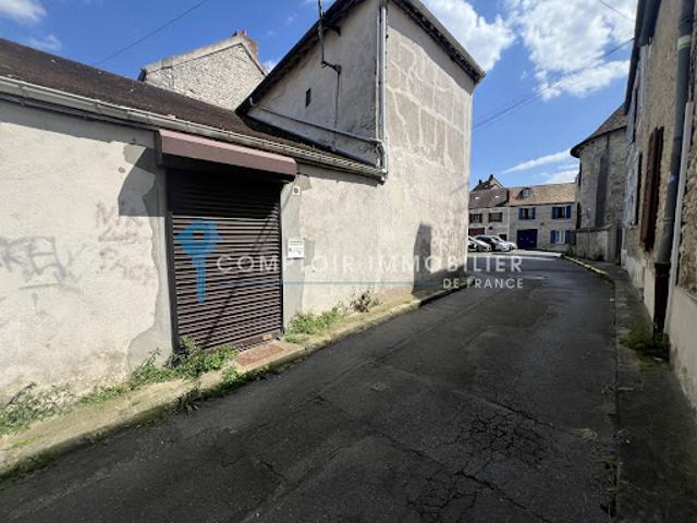 Local Commercial vente à La Ferté-Alais, Essonne