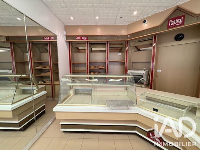 Local Commercial vente à Sauzé-Vaussais, Sauzé-entre-Bois